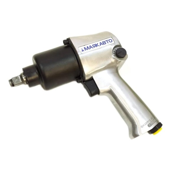 Пневмогайковерт МаякАвто 1/2" 680 Nm, в кейсе, с набором головок, 10-24 мм /1/5_ 52681мк Пневмогайковерт МаякАвто 1/2" 680 Nm, в кейсе, с набором головок, 10-24 мм /1/5_ 52681мк