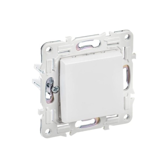 Выключатель 1-клавишный IEK SKANDY 10А SK-V01W арктический белый SK-V10-0-10-K01 Выключатель 1-клавишный IEK SKANDY 10А SK-V01W арктический белый SK-V10-0-10-K01