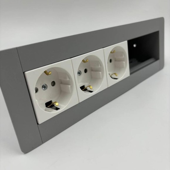 Встраиаемая модульная розетка Inrior на 3 EURO и свободные модули под стандарт Legrand 45x45 LD-05-80 Встраиаемая модульная розетка Inrior на 3 EURO и свободные модули под стандарт Legrand 45x45 LD-05-80