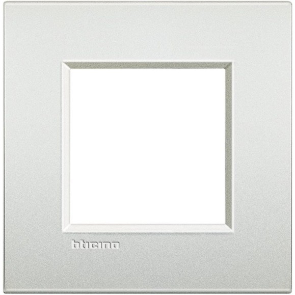 Лицевая панель Bticino Livinglight 2мод. Белый жемчуг LNE4802PR
