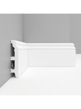Плинтус напольный Decomaster 100x22x2400 мм белый матовый D232-115 ДМ