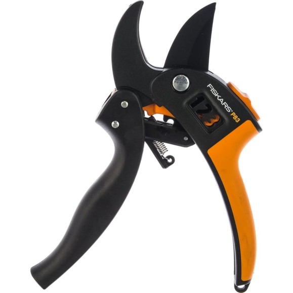 Контактный секатор с храповым механизмом Fiskars 1000575 (111670) Контактный секатор с храповым механизмом Fiskars 1000575 (111670)