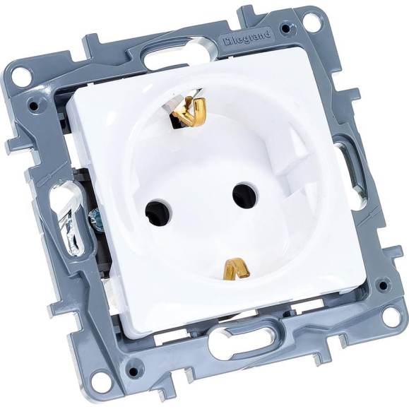 Розетка Legrand с заземлением Legrand Etika без шторок 16А 250В винтовые зажимы белый 672221 Розетка Legrand с заземлением Legrand Etika без шторок 16А 250В винтовые зажимы белый 672221