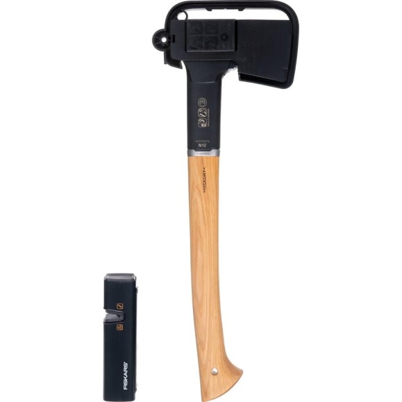Набор Fiskars: топор Norden N12 NC COC 021366 FSC Mix + точилка 1052277