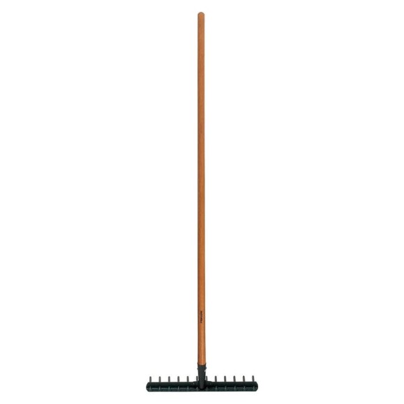 Универсальные грабли Fiskars Classic черные 1001587